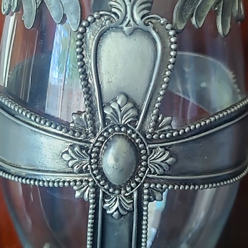 FTD STUNNING PEWTER AND GLASS HOLY CROSS VASE - Picture 6 of 7